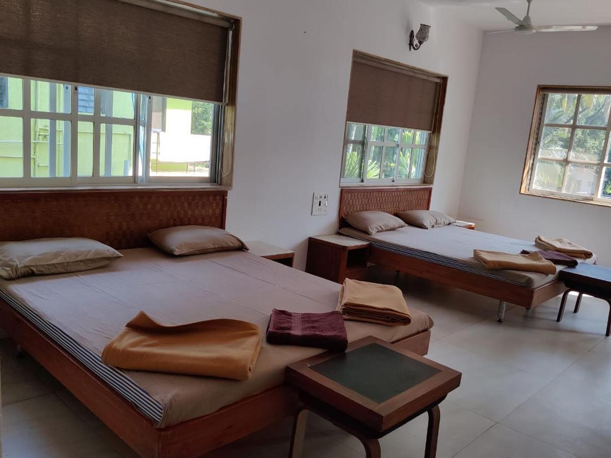 White House Beach Resort, Nagaon Zewnętrze zdjęcie