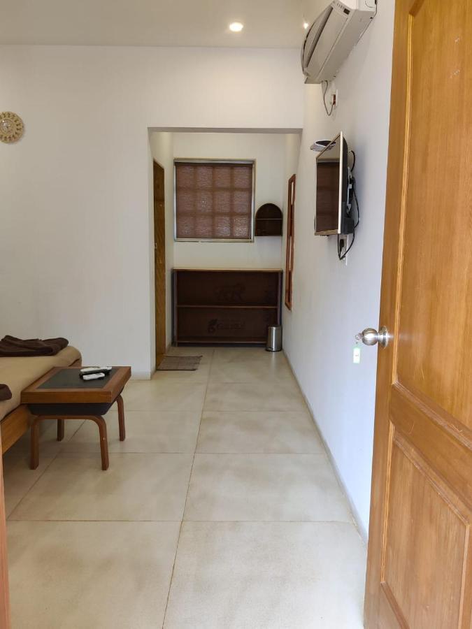 White House Beach Resort, Nagaon Zewnętrze zdjęcie
