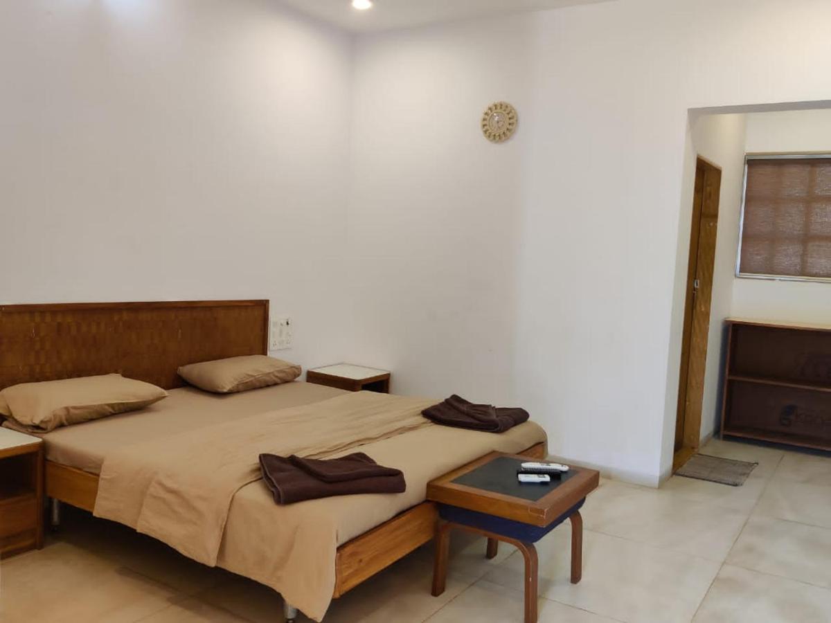 White House Beach Resort, Nagaon Zewnętrze zdjęcie