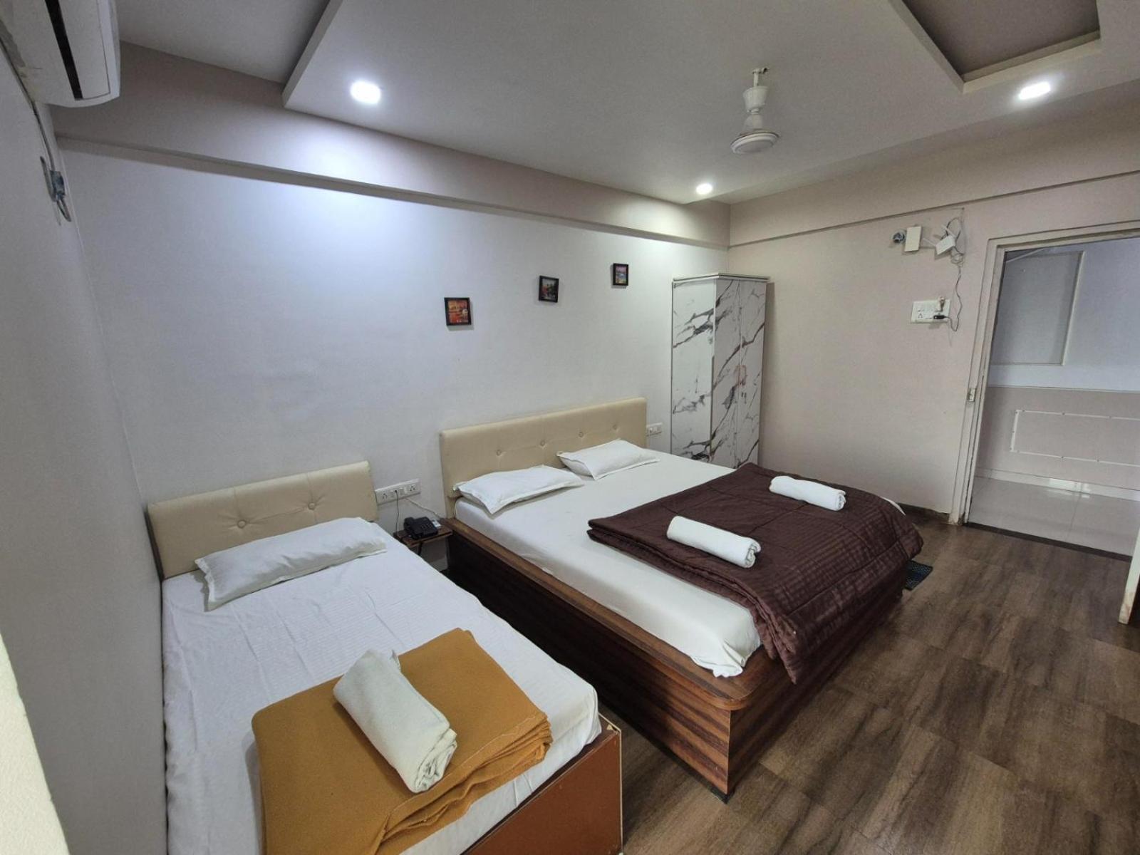 White House Beach Resort, Nagaon Zewnętrze zdjęcie