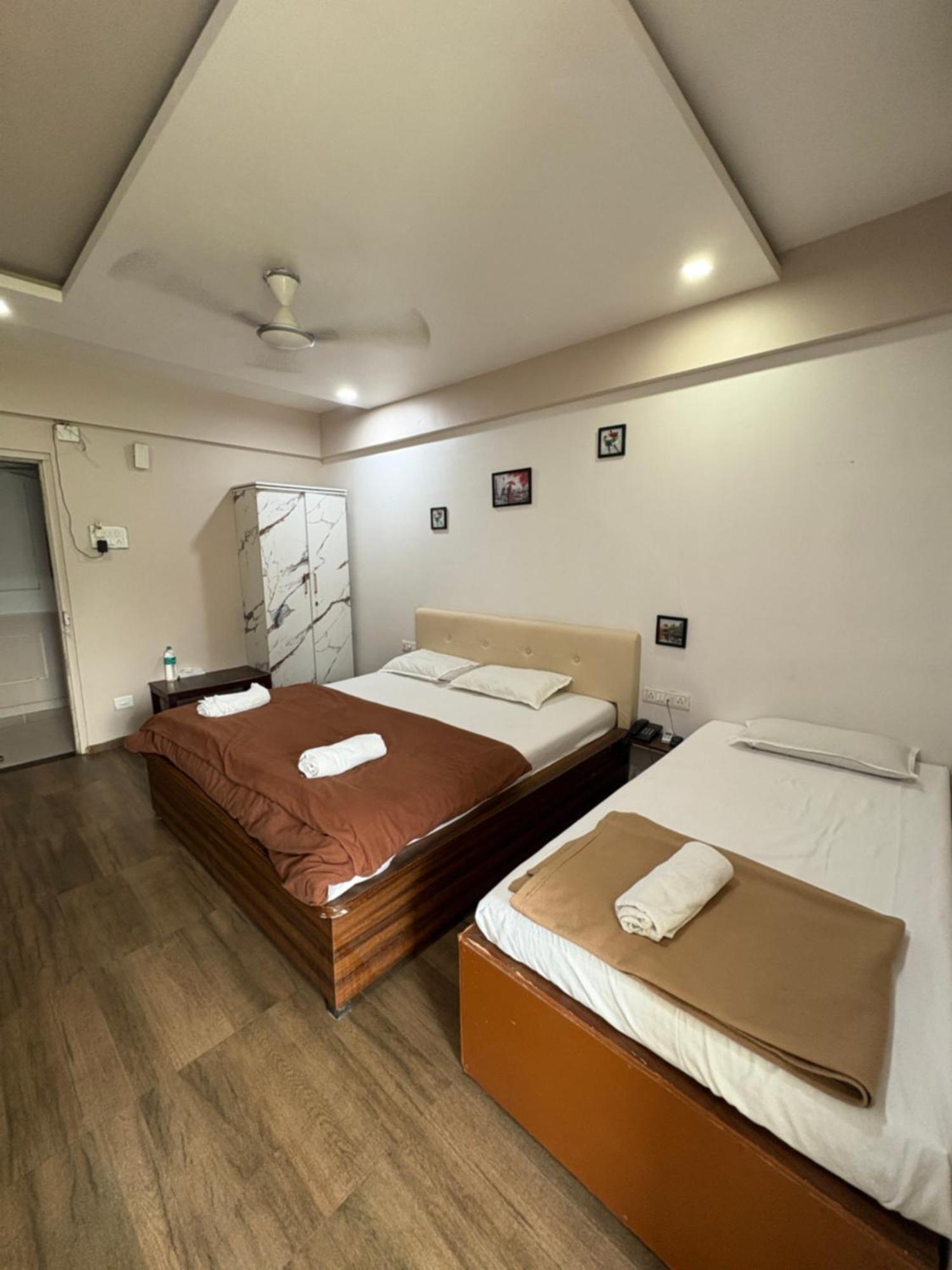 White House Beach Resort, Nagaon Zewnętrze zdjęcie
